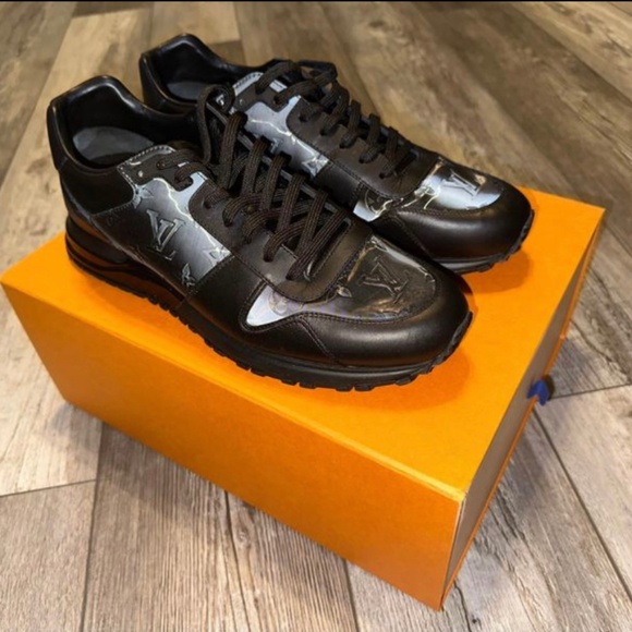 Louis Vuitton Run Away - Picture 1 of 3